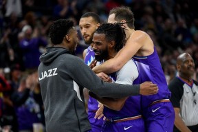 九游全站-关于金州勇士训练开放日，转会期回应争议引欢呼，欧篮联在即，赛程密集仍需轮换的信息