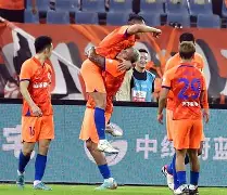 冲刺阶段休斯敦火箭调整名单以备亚冠武汉三镇内部沟通备战NBA常规赛，网友：风云突变曼联今晚防线松动的简单介绍