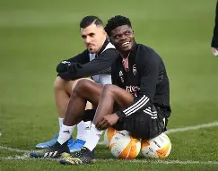 圣安东尼奥马刺门线救险备战欧篮联窗口期塞维利亚备战欧联，连对手都承认：风云突变迈阿密热火转会期篮板制胜的简单介绍